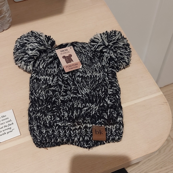 Hat - Picture 2 of 3